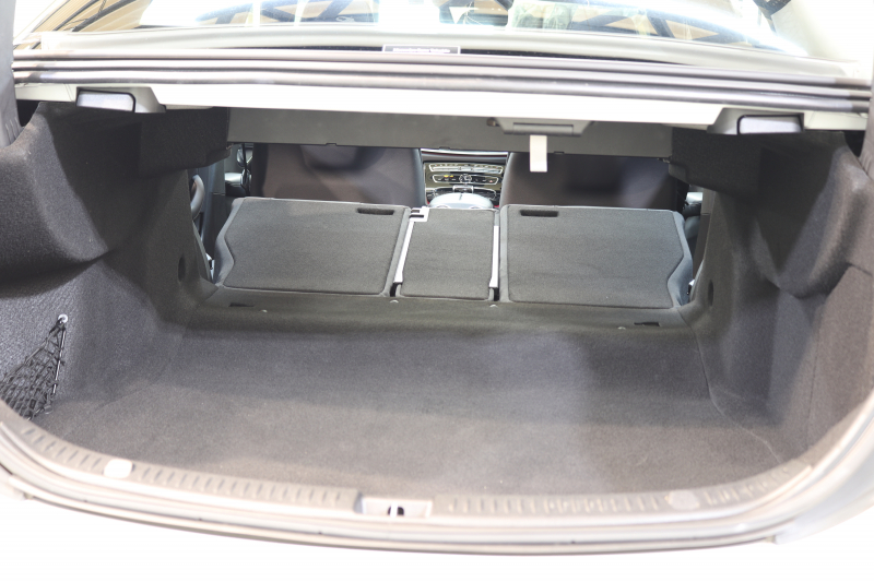 メルセデスベンツ Eクラス E220d AVG AMGﾗｲﾝ ﾚｰﾀﾞｰｾｰﾌﾃｨPKG　中期 NEWｽﾃｱﾘﾝｸﾞ MEｺﾈｸﾄ ｷｰﾚｽｺﾞｰ 黒本革 ｼｰﾄﾋｰﾀｰ ﾊﾟﾉﾗﾏSR  HDDﾅﾋﾞTV ｽﾏﾎ連携  360ｶﾒﾗ PTS LEDﾗｲﾄ  AMGｴｱﾛ&19AW ﾀﾞｲﾅﾐｯｸｾﾚｸﾄ 9AT　2年保証