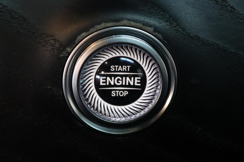 メルセデスベンツ Eクラス E220d AVG AMGﾗｲﾝ ﾚｰﾀﾞｰｾｰﾌﾃｨPKG　中期 NEWｽﾃｱﾘﾝｸﾞ MEｺﾈｸﾄ ｷｰﾚｽｺﾞｰ 黒本革 ｼｰﾄﾋｰﾀｰ ﾊﾟﾉﾗﾏSR  HDDﾅﾋﾞTV ｽﾏﾎ連携  360ｶﾒﾗ PTS LEDﾗｲﾄ  AMGｴｱﾛ&19AW ﾀﾞｲﾅﾐｯｸｾﾚｸﾄ 9AT　2年保証