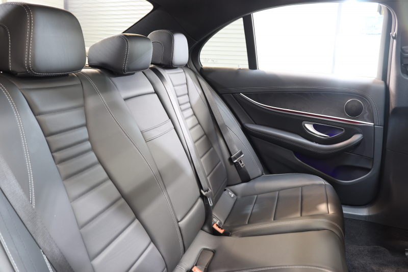 メルセデスベンツ Eクラス E220d AVG AMGﾗｲﾝ ﾚｰﾀﾞｰｾｰﾌﾃｨPKG　中期 NEWｽﾃｱﾘﾝｸﾞ MEｺﾈｸﾄ ｷｰﾚｽｺﾞｰ 黒本革 ｼｰﾄﾋｰﾀｰ ﾊﾟﾉﾗﾏSR  HDDﾅﾋﾞTV ｽﾏﾎ連携  360ｶﾒﾗ PTS LEDﾗｲﾄ  AMGｴｱﾛ&19AW ﾀﾞｲﾅﾐｯｸｾﾚｸﾄ 9AT　2年保証