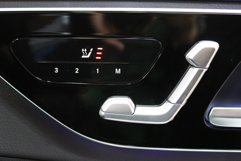 メルセデスベンツ Cクラス C200ｽﾃｰｼｮﾝﾜｺﾞﾝ  AVG AMGﾗｲﾝ ﾚｻﾞｰｴｸｽｸﾙｰｼﾌﾞ&ﾍﾞｰｼｯｸ&ﾚｰﾀﾞｰｾｰﾌﾃｨPKG　ISG搭載 MEｺﾈ 黒本革 ｼｰﾄﾋｰﾀｰ ﾊﾟﾉﾗﾏSR  HUD MBUXﾅﾋﾞ&ARﾅﾋﾞTV ｽﾏﾎ連携 360ｶﾒﾗ PTS 自動ﾃｰﾙｹﾞｰﾄ ﾜｲﾔﾚｽ充電 ﾘｱｱｸｽﾙｽﾃｱ 9AT　2年保証【期間限定在庫】