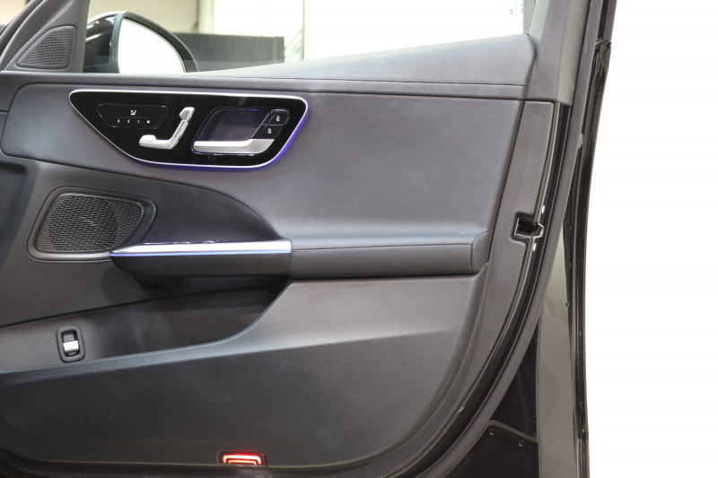 メルセデスベンツ Cクラス C200ｽﾃｰｼｮﾝﾜｺﾞﾝ  AVG AMGﾗｲﾝ ﾚｻﾞｰｴｸｽｸﾙｰｼﾌﾞ&ﾍﾞｰｼｯｸ&ﾚｰﾀﾞｰｾｰﾌﾃｨPKG　ISG搭載 MEｺﾈ 黒本革 ｼｰﾄﾋｰﾀｰ ﾊﾟﾉﾗﾏSR  HUD MBUXﾅﾋﾞ&ARﾅﾋﾞTV ｽﾏﾎ連携 360ｶﾒﾗ PTS 自動ﾃｰﾙｹﾞｰﾄ ﾜｲﾔﾚｽ充電 ﾘｱｱｸｽﾙｽﾃｱ 9AT　2年保証【期間限定在庫】