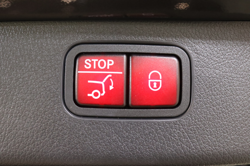 メルセデスベンツ Cクラス C200 ｽﾃｰｼｮﾝﾜｺﾞﾝ AVG AMGﾗｲﾝ ﾚｻﾞｰｴｸｽｸﾙｰｼﾌﾞ&ﾍﾞｰｼｯｸ&ﾚｰﾀﾞｰｾｰﾌﾃｨPKG　1ｵｰﾅｰ ISG搭載 MEｺﾈｸﾄ ｷｰﾚｽｺﾞｰ 黒本革 ﾊﾟﾉﾗﾏSR HUD MBUXﾅﾋﾞ&ARﾅﾋﾞTV ｽﾏﾎ連携 360ｶﾒﾗ PTS LEDﾗｲﾄ 自動ﾃｰﾙｹﾞｰﾄ 9AT 希少色　2年保証付【期間限定在庫】