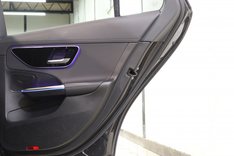 メルセデスベンツ Cクラス C200 ｽﾃｰｼｮﾝﾜｺﾞﾝ AVG AMGﾗｲﾝ ﾚｻﾞｰｴｸｽｸﾙｰｼﾌﾞ&ﾍﾞｰｼｯｸ&ﾚｰﾀﾞｰｾｰﾌﾃｨPKG　1ｵｰﾅｰ ISG搭載 MEｺﾈｸﾄ ｷｰﾚｽｺﾞｰ 黒本革 ﾊﾟﾉﾗﾏSR HUD MBUXﾅﾋﾞ&ARﾅﾋﾞTV ｽﾏﾎ連携 360ｶﾒﾗ PTS LEDﾗｲﾄ 自動ﾃｰﾙｹﾞｰﾄ 9AT 希少色　2年保証付【期間限定在庫】