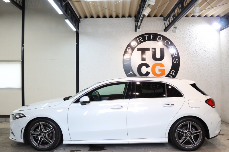 メルセデスベンツ Aクラス A180ｽﾀｲﾙ AMGﾗｲﾝ AMGﾚｻﾞｰｴｸｽｸﾙｰｼﾌﾞ&ﾚｰﾀﾞｰｾｰﾌﾃｨPKG　MEｺﾈｸﾄ ｷｰﾚｽｺﾞｰ 赤/黒本革 ｼｰﾄﾋｰﾀｰ MBUXﾅﾋﾞTV BT音楽 Bｶﾒﾗ PTS LEDﾗｲﾄ AMGｴｱﾛ&18AW ﾜｲﾔﾚｽ充電　2年保証【期間限定在庫】