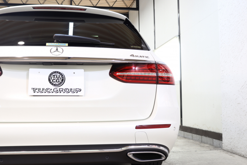 メルセデスベンツ Eクラス E450ｽﾃｰｼｮﾝﾜｺﾞﾝ 4MATIC ｴｸｽｸﾙｰｼﾌﾞ ｴｸｽｸﾙｰｼﾌﾞ&ﾚｰﾀﾞｰｾｰﾌﾃｨPKG　ISG搭載 後期 MEｺﾈｸﾄ ｷｰﾚｽｺﾞｰ 黒本革 ﾍﾞﾝﾁﾚｰﾀｰ ﾊﾟﾉﾗﾏSR ﾍｯﾄﾞｱｯﾌﾟD MBUX/ARﾅﾋﾞTV ｽﾏﾎ連携 ﾌﾞﾙﾒｽﾀｰ 360ｶﾒﾗ PTS 自動Rｹﾞｰﾄ ｴｱｻｽ 9AT　2年保証【期間限定在庫】