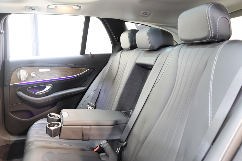 メルセデスベンツ Eクラス E450ｽﾃｰｼｮﾝﾜｺﾞﾝ 4MATIC ｴｸｽｸﾙｰｼﾌﾞ ｴｸｽｸﾙｰｼﾌﾞ&ﾚｰﾀﾞｰｾｰﾌﾃｨPKG　ISG搭載 後期 MEｺﾈｸﾄ ｷｰﾚｽｺﾞｰ 黒本革 ﾍﾞﾝﾁﾚｰﾀｰ ﾊﾟﾉﾗﾏSR ﾍｯﾄﾞｱｯﾌﾟD MBUX/ARﾅﾋﾞTV ｽﾏﾎ連携 ﾌﾞﾙﾒｽﾀｰ 360ｶﾒﾗ PTS 自動Rｹﾞｰﾄ ｴｱｻｽ 9AT　2年保証【期間限定在庫】