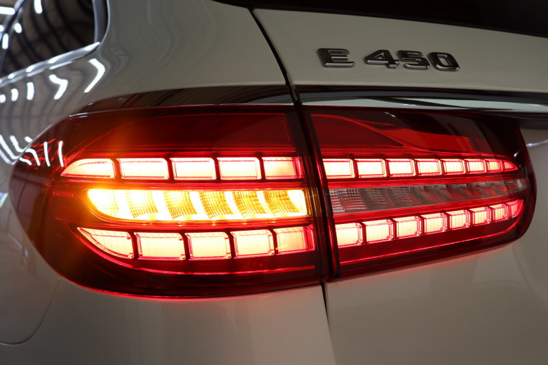 メルセデスベンツ Eクラス E450ｽﾃｰｼｮﾝﾜｺﾞﾝ 4MATIC ｴｸｽｸﾙｰｼﾌﾞ ｴｸｽｸﾙｰｼﾌﾞ&ﾚｰﾀﾞｰｾｰﾌﾃｨPKG　ISG搭載 後期 MEｺﾈｸﾄ ｷｰﾚｽｺﾞｰ 黒本革 ﾍﾞﾝﾁﾚｰﾀｰ ﾊﾟﾉﾗﾏSR ﾍｯﾄﾞｱｯﾌﾟD MBUX/ARﾅﾋﾞTV ｽﾏﾎ連携 ﾌﾞﾙﾒｽﾀｰ 360ｶﾒﾗ PTS 自動Rｹﾞｰﾄ ｴｱｻｽ 9AT　2年保証【期間限定在庫】