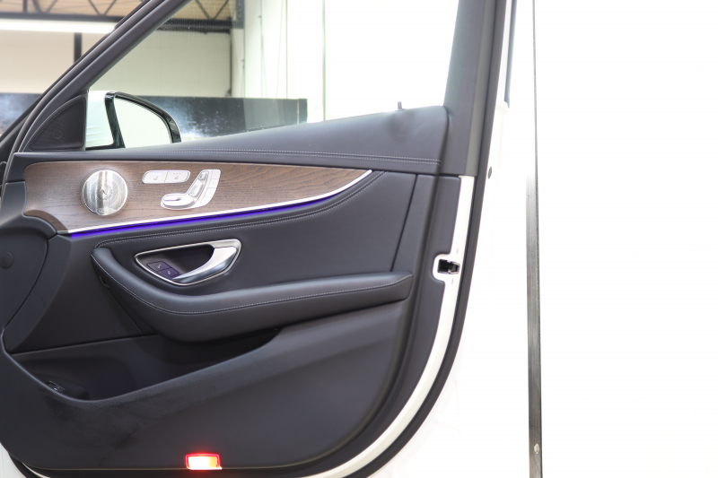 メルセデスベンツ Eクラス E450ｽﾃｰｼｮﾝﾜｺﾞﾝ 4MATIC ｴｸｽｸﾙｰｼﾌﾞ ｴｸｽｸﾙｰｼﾌﾞ&ﾚｰﾀﾞｰｾｰﾌﾃｨPKG　ISG搭載 後期 MEｺﾈｸﾄ ｷｰﾚｽｺﾞｰ 黒本革 ﾍﾞﾝﾁﾚｰﾀｰ ﾊﾟﾉﾗﾏSR ﾍｯﾄﾞｱｯﾌﾟD MBUX/ARﾅﾋﾞTV ｽﾏﾎ連携 ﾌﾞﾙﾒｽﾀｰ 360ｶﾒﾗ PTS 自動Rｹﾞｰﾄ ｴｱｻｽ 9AT　2年保証【期間限定在庫】