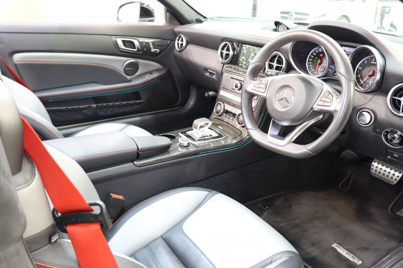 AMG SLC SLC43 ﾚｯﾄﾞｱｰﾄｴﾃﾞｨｼｮﾝ ﾚｰﾀﾞｰｾｰﾌﾃｨPKG　特別仕様車 ｷｰﾚｽｺﾞｰ 専用黒&灰本革 ｼｰﾄﾋｰﾀｰ ｴｱｽｶｰﾌ  ｴｱｶﾞｲﾄﾞ HDDﾅﾋﾞTV ｽﾏﾎ連携 harman/kardon ﾊﾞｯｸｶﾒﾗ PTS LEDﾗｲﾄ 専用AMGｴｱﾛ&18AW AMG強化ﾌﾞﾚｰｷ 9AT　2年保証【期間限定在庫】
