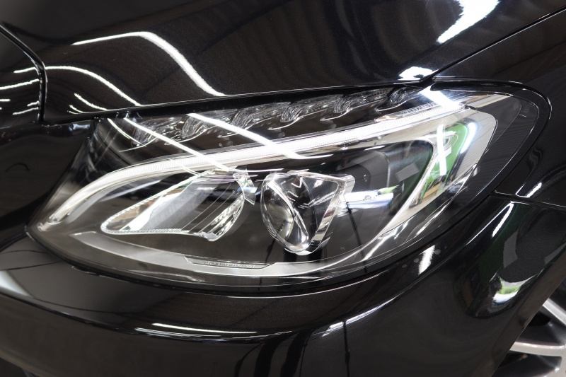 メルセデスベンツ Cクラス C180ｶﾌﾞﾘｵﾚ ｽﾎﾟｰﾂ ﾚｻﾞｰｴｸｽｸﾙｰｼﾌﾞ&ﾚｰﾀﾞｰｾｰﾌﾃｨPKG　ｷｰﾚｽｺﾞｰ 黒本革 赤幌 HDDﾅﾋﾞTV&ｷｬﾝｾﾗｰ  BT音楽 ﾊﾞｯｸｶﾒﾗ PTS DSRC LEDﾗｲﾄ AMGｴｱﾛ&19AW  ﾀﾞｲﾅﾐｯｸｾﾚｸﾄ 9AT　2年保証【期間限定在庫】