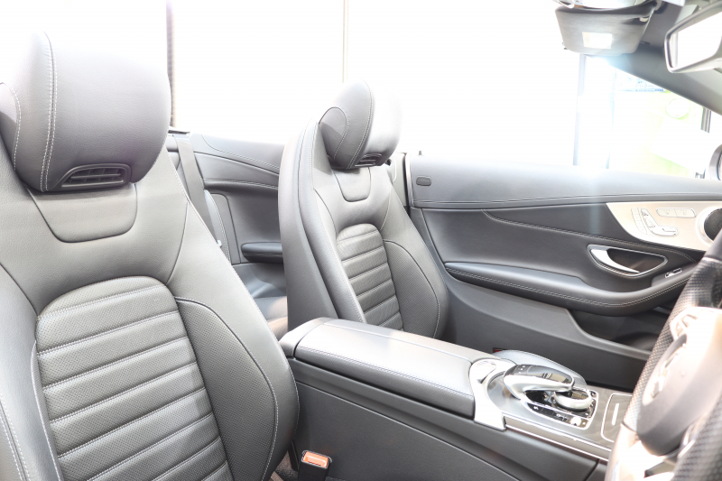 メルセデスベンツ Cクラス C180ｶﾌﾞﾘｵﾚ ｽﾎﾟｰﾂ ﾚｻﾞｰｴｸｽｸﾙｰｼﾌﾞ&ﾚｰﾀﾞｰｾｰﾌﾃｨPKG　ｷｰﾚｽｺﾞｰ 黒本革 赤幌 HDDﾅﾋﾞTV&ｷｬﾝｾﾗｰ  BT音楽 ﾊﾞｯｸｶﾒﾗ PTS DSRC LEDﾗｲﾄ AMGｴｱﾛ&19AW  ﾀﾞｲﾅﾐｯｸｾﾚｸﾄ 9AT　2年保証【期間限定在庫】