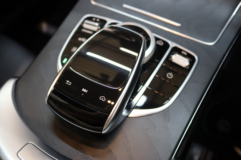 メルセデスベンツ Cクラス C220d AVG AMGﾗｲﾝ ﾚｰﾀﾞｰｾｰﾌﾃｨPKG　後期 MEｺﾈｸﾄ ｷｰﾚｽｺﾞｰ 黒革 HDDﾅﾋﾞTV ｽﾏﾎ連携 ﾊﾞｯｸｶﾒﾗ PTS LEDﾗｲﾄ AMGｴｱﾛ&18AW ﾀﾞｲﾅﾐｯｸS 9AT　2年保証