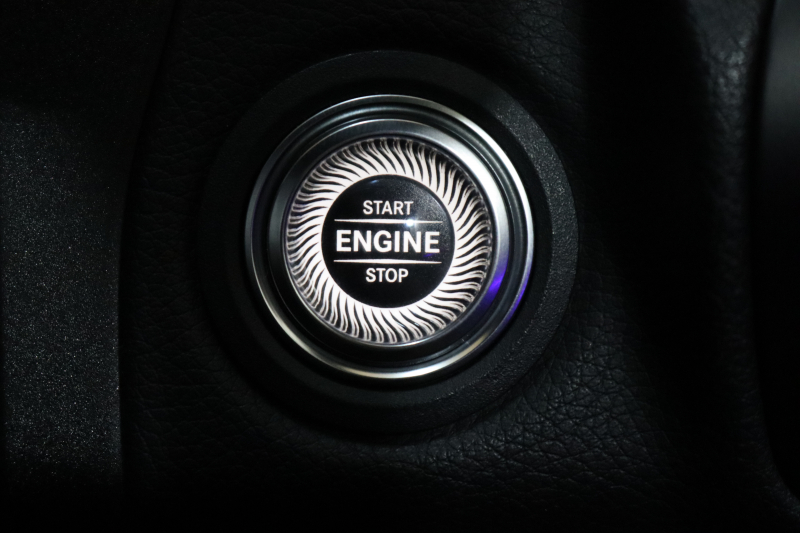 メルセデスベンツ Cクラス C220d AVG AMGﾗｲﾝ ﾚｰﾀﾞｰｾｰﾌﾃｨPKG　後期 MEｺﾈｸﾄ ｷｰﾚｽｺﾞｰ 黒革 HDDﾅﾋﾞTV ｽﾏﾎ連携 ﾊﾞｯｸｶﾒﾗ PTS LEDﾗｲﾄ AMGｴｱﾛ&18AW ﾀﾞｲﾅﾐｯｸS 9AT　2年保証