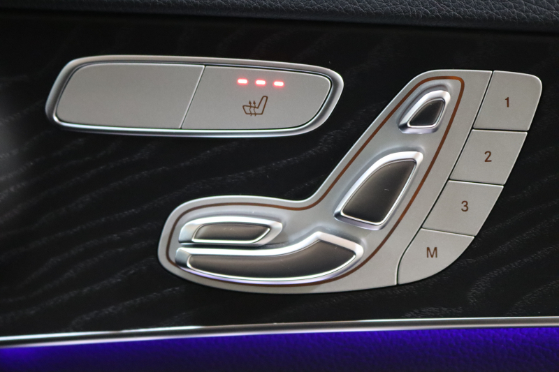 メルセデスベンツ Cクラス C220d AVG AMGﾗｲﾝ ﾚｰﾀﾞｰｾｰﾌﾃｨPKG　後期 MEｺﾈｸﾄ ｷｰﾚｽｺﾞｰ 黒革 HDDﾅﾋﾞTV ｽﾏﾎ連携 ﾊﾞｯｸｶﾒﾗ PTS LEDﾗｲﾄ AMGｴｱﾛ&18AW ﾀﾞｲﾅﾐｯｸS 9AT　2年保証