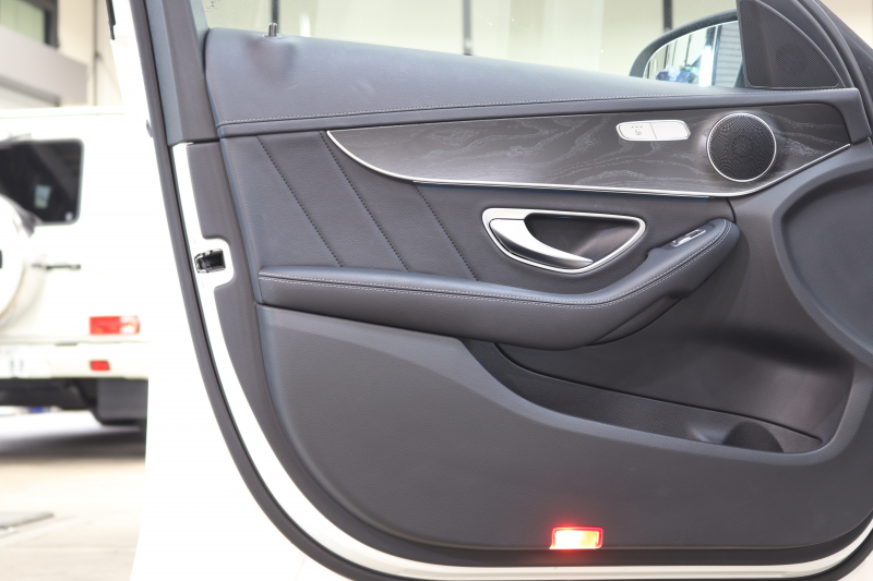 メルセデスベンツ Cクラス C200 AVG AMGﾗｲﾝ ﾚｰﾀﾞｰｾｰﾌﾃｨPKG　ｷｰﾚｽｺﾞｰ 黒革 ｼｰﾄﾋｰﾀｰ HDDﾅﾋﾞTV BT音楽 ﾊﾞｯｸｶﾒﾗ PTS LEDﾗｲﾄ AMGｴｱﾛ&18AW ﾀﾞｲﾅﾐｯｸｾﾚｸﾄ ｴｱｻｽ 　2年保証