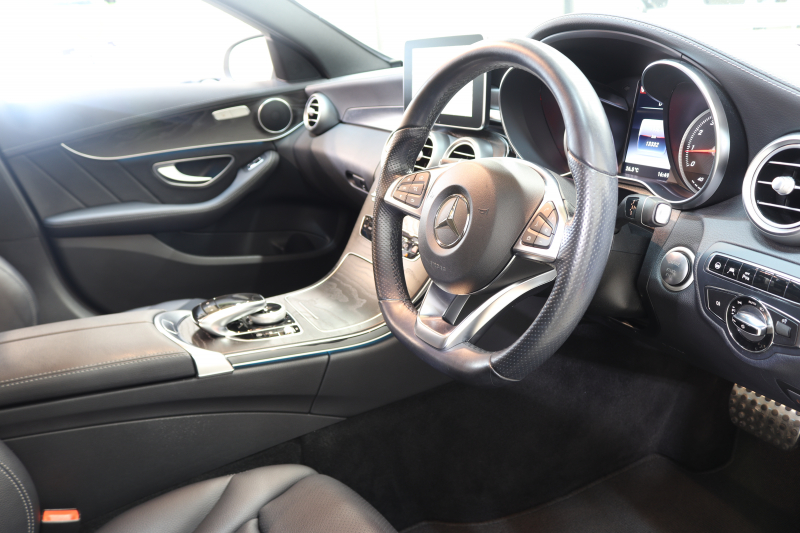 メルセデスベンツ Cクラス C200 AVG AMGﾗｲﾝ ﾚｰﾀﾞｰｾｰﾌﾃｨPKG　ｷｰﾚｽｺﾞｰ 黒革 ｼｰﾄﾋｰﾀｰ HDDﾅﾋﾞTV BT音楽 ﾊﾞｯｸｶﾒﾗ PTS LEDﾗｲﾄ AMGｴｱﾛ&18AW ﾀﾞｲﾅﾐｯｸｾﾚｸﾄ ｴｱｻｽ 　2年保証