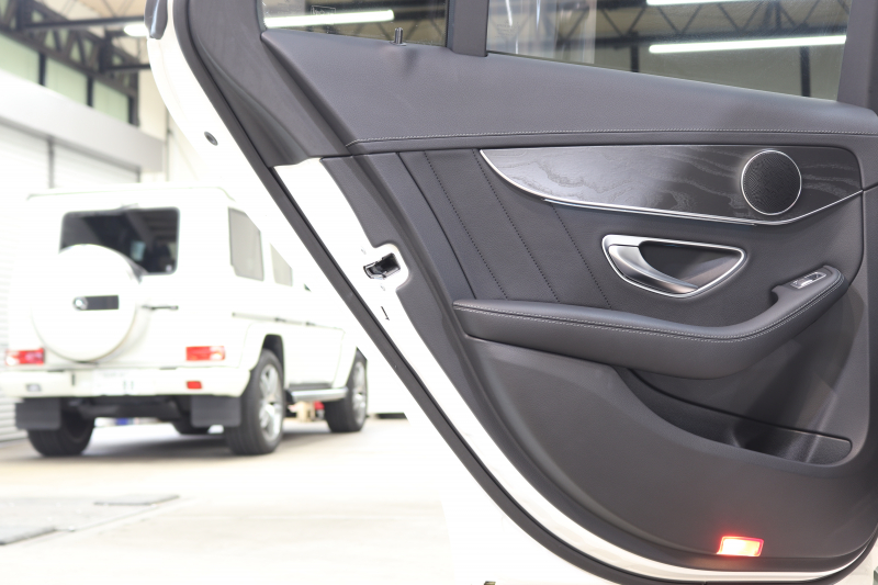 メルセデスベンツ Cクラス C200 AVG AMGﾗｲﾝ ﾚｰﾀﾞｰｾｰﾌﾃｨPKG　ｷｰﾚｽｺﾞｰ 黒革 ｼｰﾄﾋｰﾀｰ HDDﾅﾋﾞTV BT音楽 ﾊﾞｯｸｶﾒﾗ PTS LEDﾗｲﾄ AMGｴｱﾛ&18AW ﾀﾞｲﾅﾐｯｸｾﾚｸﾄ ｴｱｻｽ 　2年保証