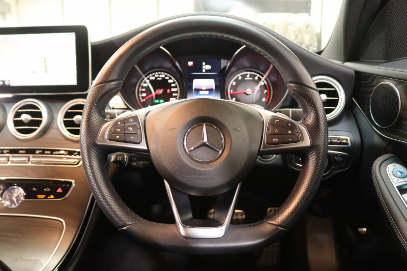 メルセデスベンツ Cクラス C200 AVG AMGﾗｲﾝ ﾚｰﾀﾞｰｾｰﾌﾃｨPKG　ｷｰﾚｽｺﾞｰ 黒革 ｼｰﾄﾋｰﾀｰ HDDﾅﾋﾞTV BT音楽 ﾊﾞｯｸｶﾒﾗ PTS LEDﾗｲﾄ AMGｴｱﾛ&18AW ﾀﾞｲﾅﾐｯｸｾﾚｸﾄ ｴｱｻｽ 　2年保証