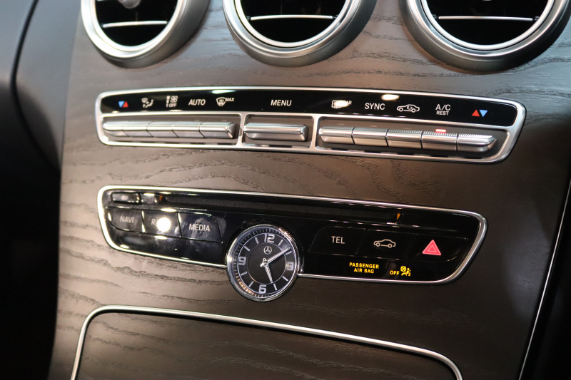 メルセデスベンツ Cクラス C200 AVG AMGﾗｲﾝ ﾚｰﾀﾞｰｾｰﾌﾃｨPKG　ｷｰﾚｽｺﾞｰ 黒革 ｼｰﾄﾋｰﾀｰ HDDﾅﾋﾞTV BT音楽 ﾊﾞｯｸｶﾒﾗ PTS LEDﾗｲﾄ AMGｴｱﾛ&18AW ﾀﾞｲﾅﾐｯｸｾﾚｸﾄ ｴｱｻｽ 　2年保証