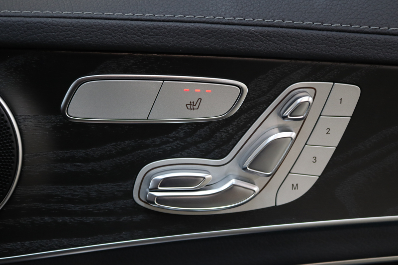 メルセデスベンツ Cクラス C200 AVG AMGﾗｲﾝ ﾚｰﾀﾞｰｾｰﾌﾃｨPKG　ｷｰﾚｽｺﾞｰ 黒革 ｼｰﾄﾋｰﾀｰ HDDﾅﾋﾞTV BT音楽 ﾊﾞｯｸｶﾒﾗ PTS LEDﾗｲﾄ AMGｴｱﾛ&18AW ﾀﾞｲﾅﾐｯｸｾﾚｸﾄ ｴｱｻｽ 　2年保証