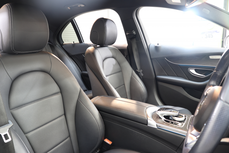 メルセデスベンツ Cクラス C200 AVG AMGﾗｲﾝ ﾚｰﾀﾞｰｾｰﾌﾃｨPKG　ｷｰﾚｽｺﾞｰ 黒革 ｼｰﾄﾋｰﾀｰ HDDﾅﾋﾞTV BT音楽 ﾊﾞｯｸｶﾒﾗ PTS LEDﾗｲﾄ AMGｴｱﾛ&18AW ﾀﾞｲﾅﾐｯｸｾﾚｸﾄ ｴｱｻｽ 　2年保証