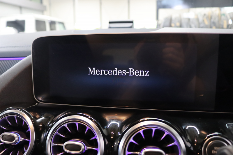 メルセデスベンツ Bクラス B200d AMGﾗｲﾝ AMGﾚｻﾞｰEXC&ｱﾄﾞﾊﾞﾝｽﾄﾞ&ﾅﾋﾞｹﾞｰｼｮﾝ&ﾚｰﾀﾞｰｾｰﾌﾃｨPKG　 1ｵｰﾅｰ MEｺﾈｸﾄ ｷｰﾚｽｺﾞｰ 灰/黒本革 ﾍｯﾄﾞｱｯﾌﾟD MBUXﾅﾋﾞTV BT音楽 ｱﾄﾞﾊﾞﾝｽﾄﾞｻｳﾝﾄﾞ 360ｶﾒﾗ PTS AMGｴｱﾛ&18AW LEDﾗｲﾄ ﾌｯﾄﾄﾗﾝｸOP ﾜｲﾔﾚｽ充電 8AT　2年保証