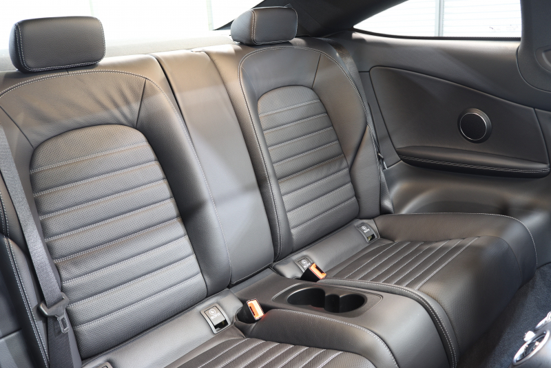 メルセデスベンツ Cクラス C180ｸｰﾍﾟ ｽﾎﾟｰﾂ ﾚｻﾞｰｴｸｽｸﾙｰｼﾌﾞ&ﾚｰﾀﾞｰｾｰﾌﾃｨPKG　後期 ｷｰﾚｽｺﾞｰ 黒本革 ﾊﾟﾉﾗﾏSR ﾍｯﾄﾞｱｯﾌﾟD HDDﾅﾋﾞTV ｽﾏﾎ連携 ﾊﾞｯｸｶﾒﾗ PTS LEDﾗｲﾄ AMGｴｱﾛ&19AW ﾀﾞｲﾅﾐｯｸS ｴｱｻｽ 9AT　2年保証