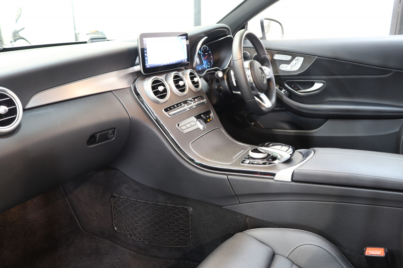 メルセデスベンツ Cクラス C180ｸｰﾍﾟ ｽﾎﾟｰﾂ ﾚｻﾞｰｴｸｽｸﾙｰｼﾌﾞ&ﾚｰﾀﾞｰｾｰﾌﾃｨPKG　後期 ｷｰﾚｽｺﾞｰ 黒本革 ﾊﾟﾉﾗﾏSR ﾍｯﾄﾞｱｯﾌﾟD HDDﾅﾋﾞTV ｽﾏﾎ連携 ﾊﾞｯｸｶﾒﾗ PTS LEDﾗｲﾄ AMGｴｱﾛ&19AW ﾀﾞｲﾅﾐｯｸS ｴｱｻｽ 9AT　2年保証