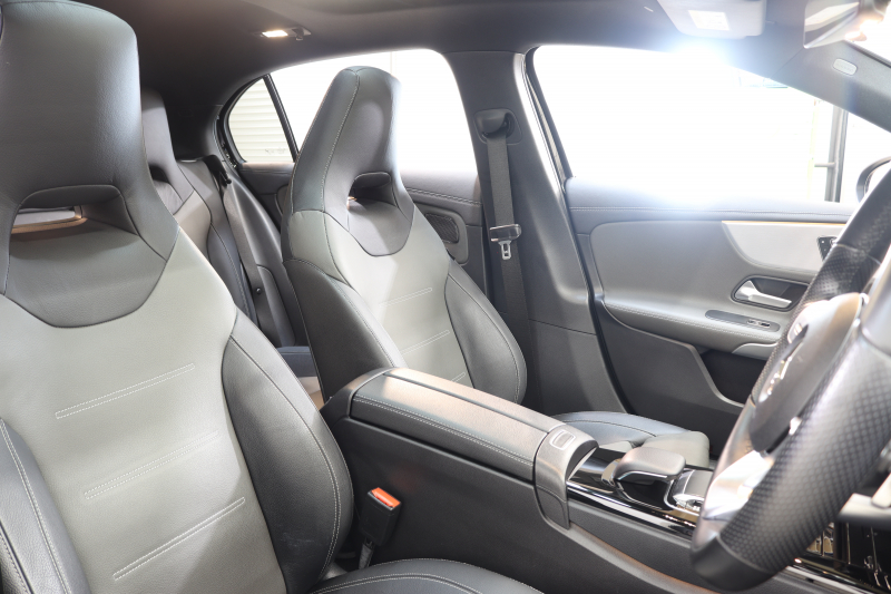 メルセデスベンツ Aクラス A180ｽﾀｲﾙ AMGﾗｲﾝ AMGﾚｻﾞｰｴｸｽｸﾙｰｼﾌﾞ&ｱﾄﾞﾊﾞﾝｽﾄﾞ&ﾚｰﾀﾞｰｾｰﾌﾃｨPKG　ｷｰﾚｽｺﾞｰ 灰/黒本革 ﾊﾟﾉﾗﾏSR ﾍｯﾄﾞｱｯﾌﾟD MBUXﾅﾋﾞTV ｽﾏﾎ連携 ｱﾄﾞﾊﾞﾝｽﾄﾞｻｳﾝﾄﾞ 360ｶﾒﾗ PTS LEDﾗｲﾄ AMGｴｱﾛ&18AW 7AT　2年保証