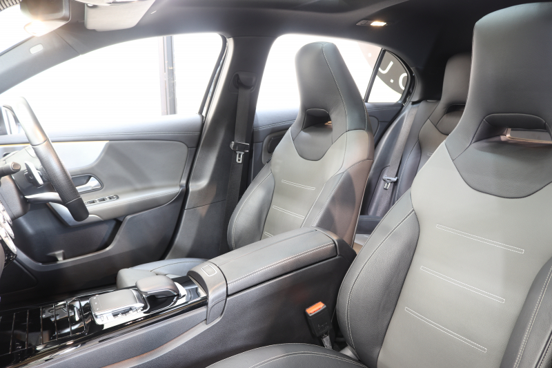 メルセデスベンツ Aクラス A180ｽﾀｲﾙ AMGﾗｲﾝ AMGﾚｻﾞｰｴｸｽｸﾙｰｼﾌﾞ&ｱﾄﾞﾊﾞﾝｽﾄﾞ&ﾚｰﾀﾞｰｾｰﾌﾃｨPKG　ｷｰﾚｽｺﾞｰ 灰/黒本革 ﾊﾟﾉﾗﾏSR ﾍｯﾄﾞｱｯﾌﾟD MBUXﾅﾋﾞTV ｽﾏﾎ連携 ｱﾄﾞﾊﾞﾝｽﾄﾞｻｳﾝﾄﾞ 360ｶﾒﾗ PTS LEDﾗｲﾄ AMGｴｱﾛ&18AW 7AT　2年保証