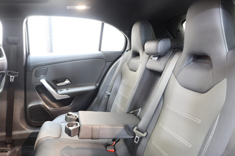 メルセデスベンツ Aクラス A180ｽﾀｲﾙ AMGﾗｲﾝ AMGﾚｻﾞｰｴｸｽｸﾙｰｼﾌﾞ&ｱﾄﾞﾊﾞﾝｽﾄﾞ&ﾚｰﾀﾞｰｾｰﾌﾃｨPKG　ｷｰﾚｽｺﾞｰ 灰/黒本革 ﾊﾟﾉﾗﾏSR ﾍｯﾄﾞｱｯﾌﾟD MBUXﾅﾋﾞTV ｽﾏﾎ連携 ｱﾄﾞﾊﾞﾝｽﾄﾞｻｳﾝﾄﾞ 360ｶﾒﾗ PTS LEDﾗｲﾄ AMGｴｱﾛ&18AW 7AT　2年保証