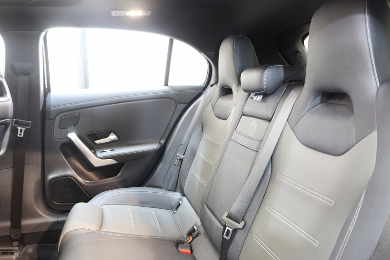 メルセデスベンツ Aクラス A180ｽﾀｲﾙ AMGﾗｲﾝ AMGﾚｻﾞｰｴｸｽｸﾙｰｼﾌﾞ&ｱﾄﾞﾊﾞﾝｽﾄﾞ&ﾚｰﾀﾞｰｾｰﾌﾃｨPKG　ｷｰﾚｽｺﾞｰ 灰/黒本革 ﾊﾟﾉﾗﾏSR ﾍｯﾄﾞｱｯﾌﾟD MBUXﾅﾋﾞTV ｽﾏﾎ連携 ｱﾄﾞﾊﾞﾝｽﾄﾞｻｳﾝﾄﾞ 360ｶﾒﾗ PTS LEDﾗｲﾄ AMGｴｱﾛ&18AW 7AT　2年保証