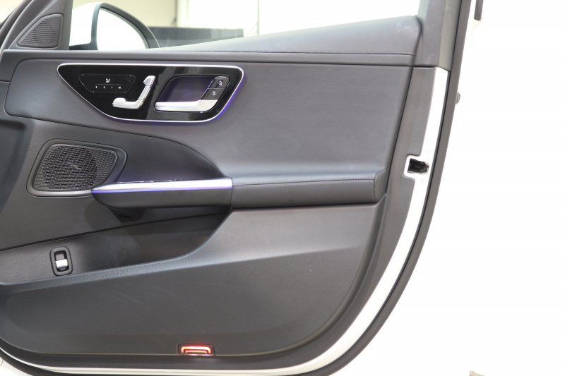 メルセデスベンツ Cクラス C200ｽﾃｰｼｮﾝﾜｺﾞﾝ AVG AMGﾗｲﾝ ﾚｻﾞｰｴｸｽｸﾙｰｼﾌﾞ&ﾍﾞｰｼｯｸ&ﾚｰﾀﾞｰｾｰﾌﾃｨPKG　ISG搭載 1ｵｰﾅｰ ｷｰﾚｽｺﾞｰ 黒本革 ﾊﾟﾉﾗﾏSR ﾍｯﾄﾞｱｯﾌﾟD MBUXﾅﾋﾞTV&ARﾅﾋﾞ ｽﾏﾎ連携 360ｶﾒﾗ PTS LEDﾗｲﾄ自動Rｹﾞｰﾄ AMGｴｱﾛ&18AW ﾘｱｱｸｽﾙｽﾃｱﾘﾝｸﾞ 9AT　2年保証