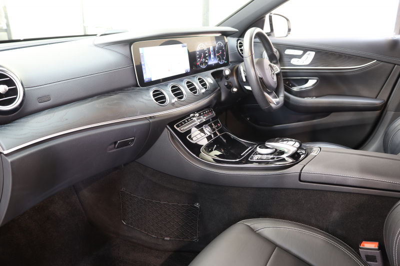 メルセデスベンツ Eクラス E250 AVG ｽﾎﾟｰﾂ ﾚｻﾞｰ&ﾚｰﾀﾞｰｾｰﾌﾃｨPKG　1ｵｰﾅｰ ｷｰﾚｽｺﾞｰ 黒本革 HDDﾅﾋﾞTV ｽﾏﾎ連携 ﾌﾞﾙﾒｽﾀｰ 360ｶﾒﾗ PTS LEDﾗｲﾄ 自動ﾄﾗﾝｸ ﾊﾝｽﾞﾌﾘｰA AMGｴｱﾛ&19AW ﾀﾞｲﾅﾐｯｸS 9AT　2年保証