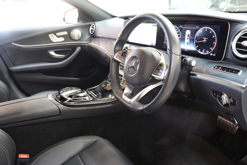 メルセデスベンツ Eクラス E250 AVG ｽﾎﾟｰﾂ ﾚｻﾞｰ&ﾚｰﾀﾞｰｾｰﾌﾃｨPKG　1ｵｰﾅｰ ｷｰﾚｽｺﾞｰ 黒本革 HDDﾅﾋﾞTV ｽﾏﾎ連携 ﾌﾞﾙﾒｽﾀｰ 360ｶﾒﾗ PTS LEDﾗｲﾄ 自動ﾄﾗﾝｸ ﾊﾝｽﾞﾌﾘｰA AMGｴｱﾛ&19AW ﾀﾞｲﾅﾐｯｸS 9AT　2年保証