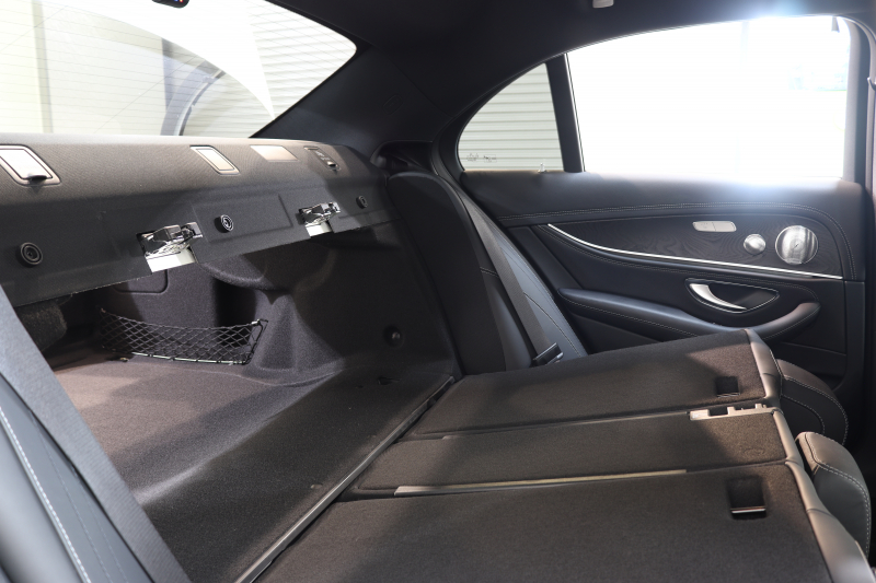 メルセデスベンツ Eクラス E250 AVG ｽﾎﾟｰﾂ ﾚｻﾞｰ&ﾚｰﾀﾞｰｾｰﾌﾃｨPKG　1ｵｰﾅｰ ｷｰﾚｽｺﾞｰ 黒本革 HDDﾅﾋﾞTV ｽﾏﾎ連携 ﾌﾞﾙﾒｽﾀｰ 360ｶﾒﾗ PTS LEDﾗｲﾄ 自動ﾄﾗﾝｸ ﾊﾝｽﾞﾌﾘｰA AMGｴｱﾛ&19AW ﾀﾞｲﾅﾐｯｸS 9AT　2年保証