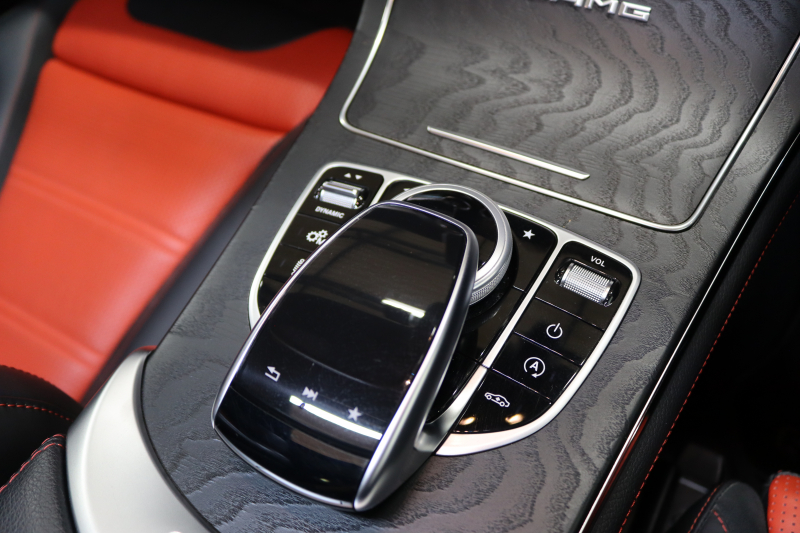 AMG GLC GLC63 4MATIC+ ﾚｻﾞｰｴｸｽｸﾙｰｼﾌﾞ&ﾚｰﾀﾞｰｾｰﾌﾃｨPKG　ｷｰﾚｽｺﾞｰ 赤/黒本革 ﾊﾟﾉﾗﾏSR ﾍｯﾄﾞｱｯﾌﾟD HDDﾅﾋﾞTV BT音楽 ﾌﾞﾙﾒｽﾀｰ 360ｶﾒﾗ PTS LEDﾗｲﾄ 自動Rｹﾞｰﾄ ﾊﾝｽﾞﾌﾘｰA AMG専用装備&ﾁｭｰﾆﾝｸﾞ 9AT　2年保証