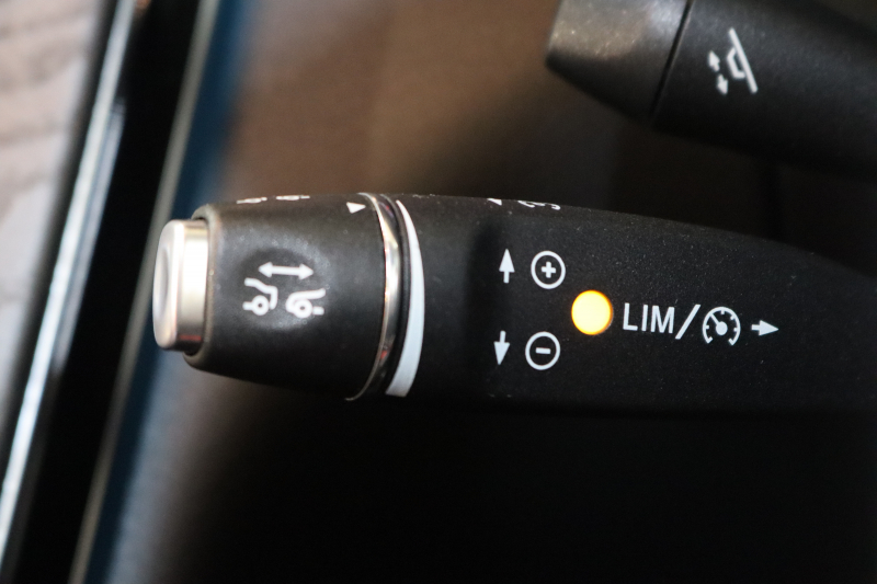 AMG GLC GLC63 4MATIC+ ﾚｻﾞｰｴｸｽｸﾙｰｼﾌﾞ&ﾚｰﾀﾞｰｾｰﾌﾃｨPKG　ｷｰﾚｽｺﾞｰ 赤/黒本革 ﾊﾟﾉﾗﾏSR ﾍｯﾄﾞｱｯﾌﾟD HDDﾅﾋﾞTV BT音楽 ﾌﾞﾙﾒｽﾀｰ 360ｶﾒﾗ PTS LEDﾗｲﾄ 自動Rｹﾞｰﾄ ﾊﾝｽﾞﾌﾘｰA AMG専用装備&ﾁｭｰﾆﾝｸﾞ 9AT　2年保証