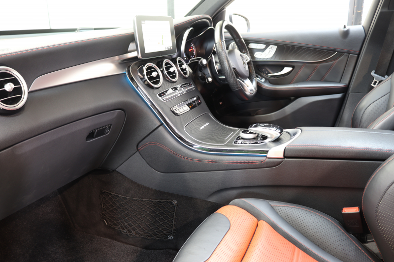 AMG GLC GLC63 4MATIC+ ﾚｻﾞｰｴｸｽｸﾙｰｼﾌﾞ&ﾚｰﾀﾞｰｾｰﾌﾃｨPKG　ｷｰﾚｽｺﾞｰ 赤/黒本革 ﾊﾟﾉﾗﾏSR ﾍｯﾄﾞｱｯﾌﾟD HDDﾅﾋﾞTV BT音楽 ﾌﾞﾙﾒｽﾀｰ 360ｶﾒﾗ PTS LEDﾗｲﾄ 自動Rｹﾞｰﾄ ﾊﾝｽﾞﾌﾘｰA AMG専用装備&ﾁｭｰﾆﾝｸﾞ 9AT　2年保証