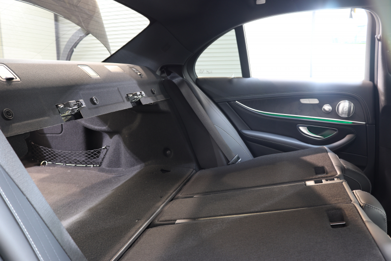 メルセデスベンツ Eクラス E200 AVG ｽﾎﾟｰﾂ ﾚｻﾞｰ&ﾚｰﾀﾞｰｾｰﾌﾃｨPKG　ｷｰﾚｽｺﾞｰ 黒本革 HDDﾅﾋﾞTV&ｷｬﾝｾﾗｰ ｽﾏﾎ連携 ﾌﾞﾙﾒｽﾀｰ 360ｶﾒﾗ PTS LEDﾗｲﾄ 自動ﾄﾗﾝｸ AMGｴｱﾛ&19AW ﾀﾞｲﾅﾐｯｸS 9AT　2年保証