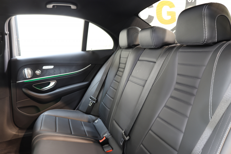 メルセデスベンツ Eクラス E200 AVG ｽﾎﾟｰﾂ ﾚｻﾞｰ&ﾚｰﾀﾞｰｾｰﾌﾃｨPKG　ｷｰﾚｽｺﾞｰ 黒本革 HDDﾅﾋﾞTV&ｷｬﾝｾﾗｰ ｽﾏﾎ連携 ﾌﾞﾙﾒｽﾀｰ 360ｶﾒﾗ PTS LEDﾗｲﾄ 自動ﾄﾗﾝｸ AMGｴｱﾛ&19AW ﾀﾞｲﾅﾐｯｸS 9AT　2年保証