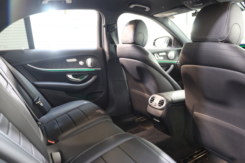 メルセデスベンツ Eクラス E200 AVG ｽﾎﾟｰﾂ ﾚｻﾞｰ&ﾚｰﾀﾞｰｾｰﾌﾃｨPKG　ｷｰﾚｽｺﾞｰ 黒本革 HDDﾅﾋﾞTV&ｷｬﾝｾﾗｰ ｽﾏﾎ連携 ﾌﾞﾙﾒｽﾀｰ 360ｶﾒﾗ PTS LEDﾗｲﾄ 自動ﾄﾗﾝｸ AMGｴｱﾛ&19AW ﾀﾞｲﾅﾐｯｸS 9AT　2年保証