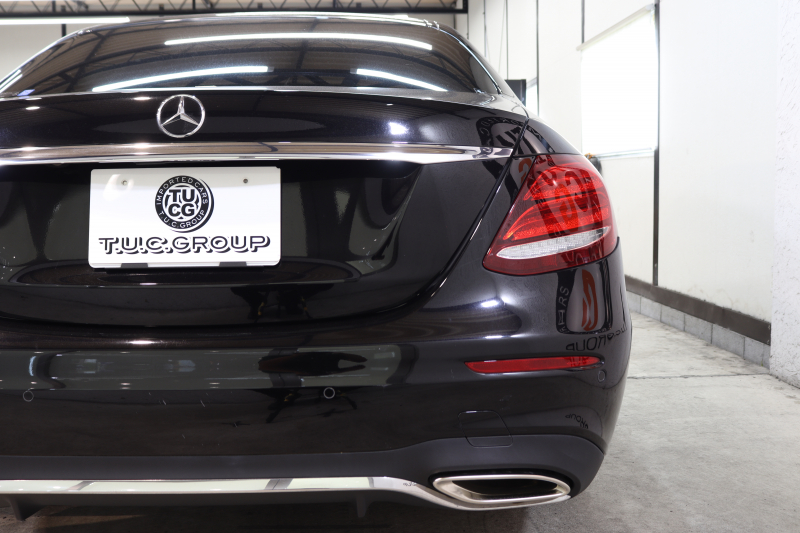 メルセデスベンツ Eクラス E200 AVG ｽﾎﾟｰﾂ ﾚｻﾞｰ&ﾚｰﾀﾞｰｾｰﾌﾃｨPKG　ｷｰﾚｽｺﾞｰ 黒本革 HDDﾅﾋﾞTV&ｷｬﾝｾﾗｰ ｽﾏﾎ連携 ﾌﾞﾙﾒｽﾀｰ 360ｶﾒﾗ PTS LEDﾗｲﾄ 自動ﾄﾗﾝｸ AMGｴｱﾛ&19AW ﾀﾞｲﾅﾐｯｸS 9AT　2年保証