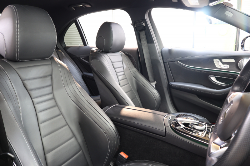 メルセデスベンツ Eクラス E200 AVG ｽﾎﾟｰﾂ ﾚｻﾞｰ&ﾚｰﾀﾞｰｾｰﾌﾃｨPKG　ｷｰﾚｽｺﾞｰ 黒本革 HDDﾅﾋﾞTV&ｷｬﾝｾﾗｰ ｽﾏﾎ連携 ﾌﾞﾙﾒｽﾀｰ 360ｶﾒﾗ PTS LEDﾗｲﾄ 自動ﾄﾗﾝｸ AMGｴｱﾛ&19AW ﾀﾞｲﾅﾐｯｸS 9AT　2年保証