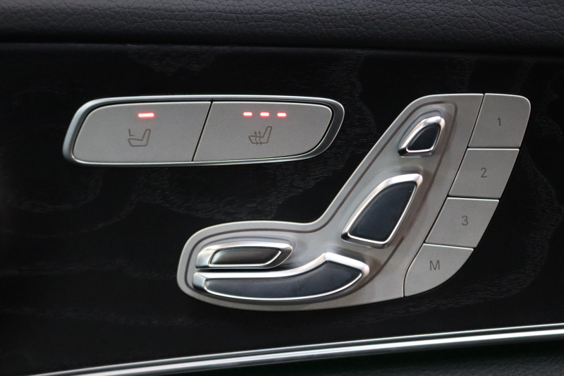 メルセデスベンツ Eクラス E200 AVG ｽﾎﾟｰﾂ ﾚｻﾞｰ&ﾚｰﾀﾞｰｾｰﾌﾃｨPKG　ｷｰﾚｽｺﾞｰ 黒本革 HDDﾅﾋﾞTV&ｷｬﾝｾﾗｰ ｽﾏﾎ連携 ﾌﾞﾙﾒｽﾀｰ 360ｶﾒﾗ PTS LEDﾗｲﾄ 自動ﾄﾗﾝｸ AMGｴｱﾛ&19AW ﾀﾞｲﾅﾐｯｸS 9AT　2年保証