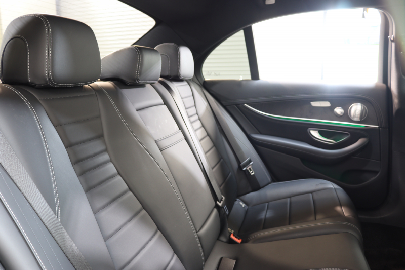 メルセデスベンツ Eクラス E200 AVG ｽﾎﾟｰﾂ ﾚｻﾞｰ&ﾚｰﾀﾞｰｾｰﾌﾃｨPKG　ｷｰﾚｽｺﾞｰ 黒本革 HDDﾅﾋﾞTV&ｷｬﾝｾﾗｰ ｽﾏﾎ連携 ﾌﾞﾙﾒｽﾀｰ 360ｶﾒﾗ PTS LEDﾗｲﾄ 自動ﾄﾗﾝｸ AMGｴｱﾛ&19AW ﾀﾞｲﾅﾐｯｸS 9AT　2年保証