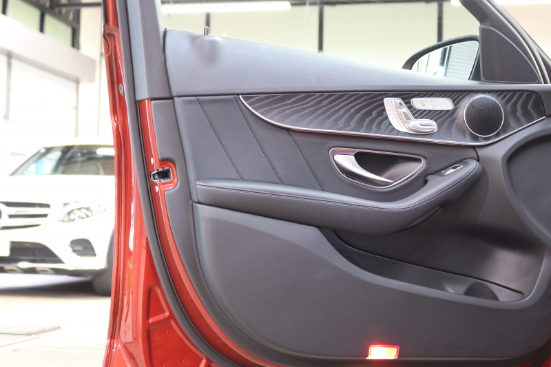 メルセデスベンツ Cクラス C200ｽﾃｰｼｮﾝﾜｺﾞﾝ ﾛｰﾚｳｽｴﾃﾞｨｼｮﾝ ﾚｰﾀﾞｰｾｰﾌﾃｨPKG　特別仕様車 BSG搭載 後期 1ｵｰﾅｰ ｷｰﾚｽｺﾞｰ 黒革 ﾊﾟﾉﾗﾏSR ﾍｯﾄﾞｱｯﾌﾟD HDDﾅﾋﾞTV&ｷｬﾝｾﾗｰ ｽﾏﾎ連携 ﾊﾞｯｸｶﾒﾗ PTS LEDﾗｲﾄ 自動Rｹﾞｰﾄ ﾊﾝｽﾞﾌﾘｰA AMGｴｱﾛ&18AW ｴｱｻｽ 9AT　2年保証