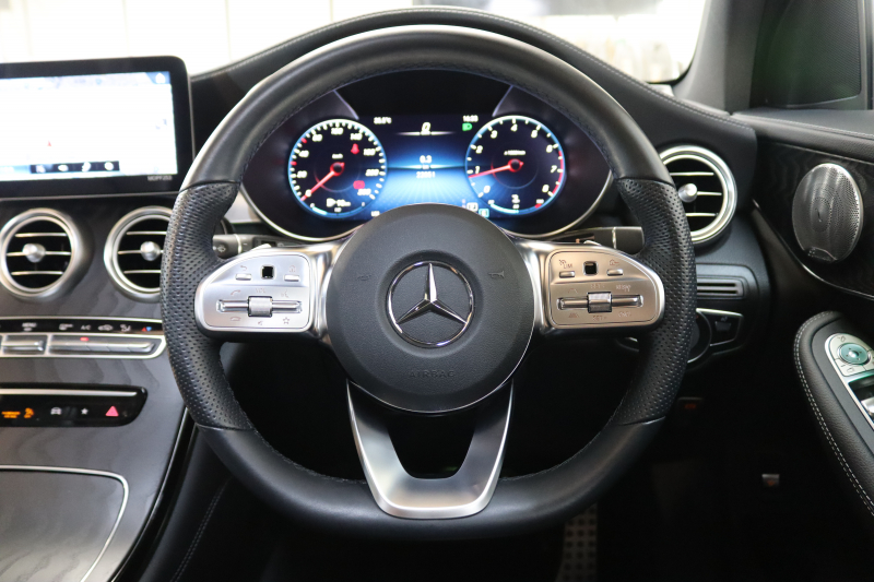 メルセデスベンツ GLC GLC300 4MATIC AMGﾗｲﾝ ﾚｻﾞｰｴｸｽｸﾙｰｼﾌﾞ&ﾚｰﾀﾞｰｾｰﾌﾃｨPKG　後期 ｷｰﾚｽｺﾞｰ 黒本革 ﾍﾞﾝﾁﾚｰﾀｰ ﾊﾟﾉﾗﾏSR ﾍｯﾄﾞｱｯﾌﾟD MBUXﾅﾋﾞTV BT音楽 ﾌﾞﾙﾒｽﾀｰ 360ｶﾒﾗ PTS LEDﾗｲﾄ 自動Rｹﾞｰﾄ ﾊﾝｽﾞﾌﾘｰA AMGｴｱﾛ&20AW ｴｱｻｽ 9AT　2年保証