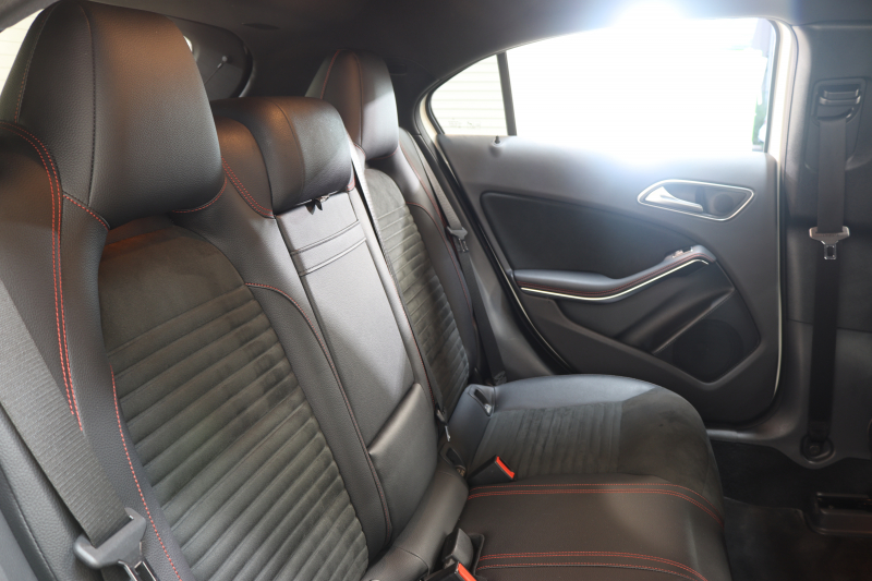 メルセデスベンツ Aクラス A180ｽﾎﾟｰﾂ ﾍﾞｰｼｯｸ&ﾚｰﾀﾞｰｾｰﾌﾃｨPKG　後期 ｷｰﾚｽｺﾞｰ ﾚｻﾞｰDINAMICAｼｰﾄ ｼｰﾄﾋｰﾀｰ HDDﾅﾋﾞTV BT音楽 ﾊﾞｯｸｶﾒﾗ PTS LEDﾗｲﾄ AMGｴｱﾛ&18AW ﾀﾞｲﾅﾐｯｸS 7AT　2年保証