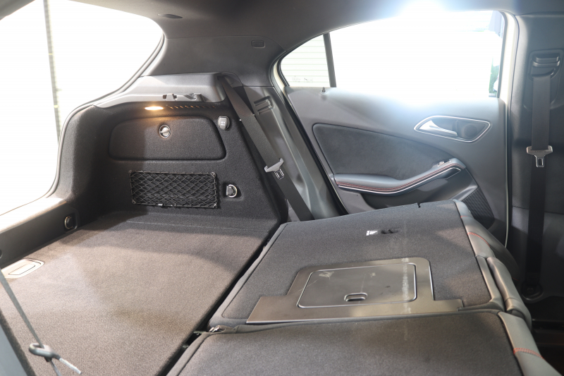 メルセデスベンツ Aクラス A180ｽﾎﾟｰﾂ ﾍﾞｰｼｯｸ&ﾚｰﾀﾞｰｾｰﾌﾃｨPKG　後期 ｷｰﾚｽｺﾞｰ ﾚｻﾞｰDINAMICAｼｰﾄ ｼｰﾄﾋｰﾀｰ HDDﾅﾋﾞTV BT音楽 ﾊﾞｯｸｶﾒﾗ PTS LEDﾗｲﾄ AMGｴｱﾛ&18AW ﾀﾞｲﾅﾐｯｸS 7AT　2年保証